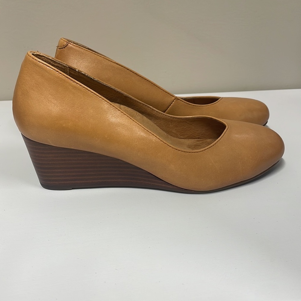 Vionic wedge dress shoes